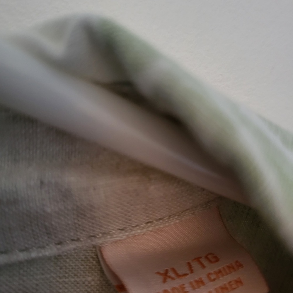 Men’s button down - Picture 2 of 4